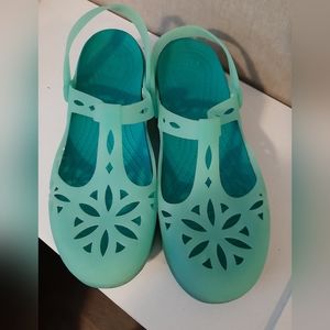 Isabella Crocs slip on clogs, sz 10 women's